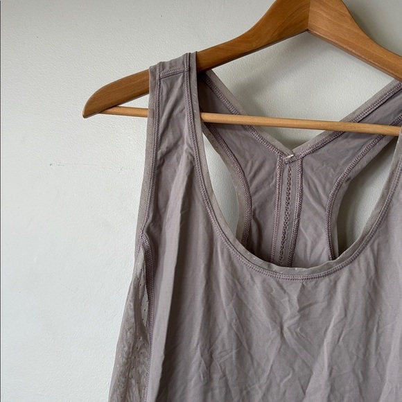 Lululemon Grey Mesh Side Racerback Tank Top Lightweight Workout Women's Large - Picture 4 of 7